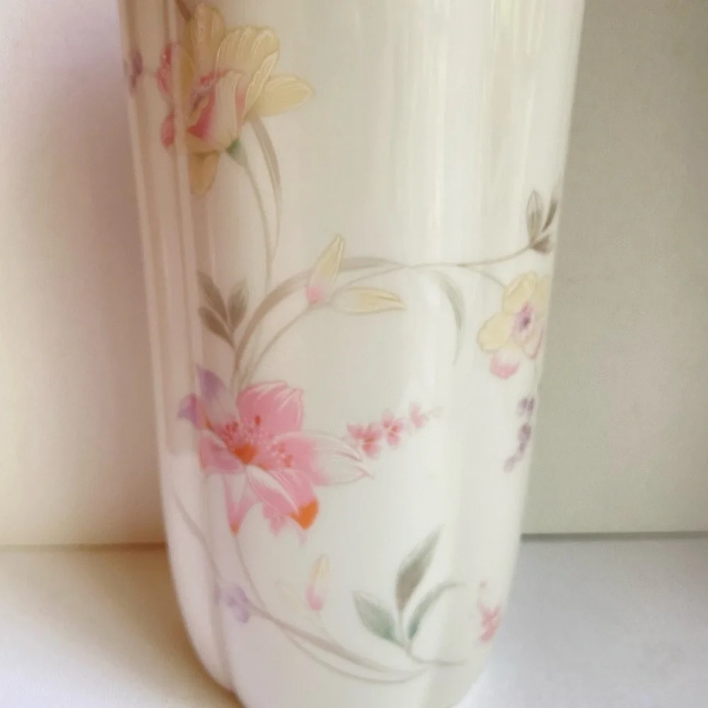 Japanese fine china tall floral vase with gold trim and scalloped rim oval shape